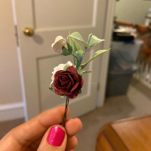 handmade floral hair accessories - Picture 5 of 7